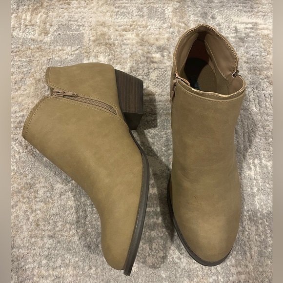 Jbu Women's Triumph Boots Taupe Color Side Zip- JB17TRI54 Size 8.5M - Picture 4 of 13